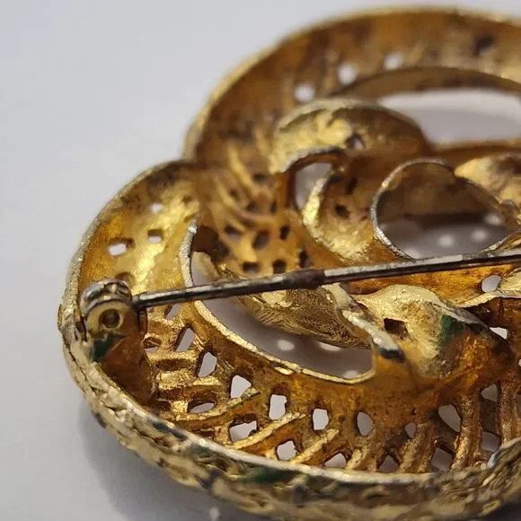 Rare Vintage Signed BSK Gold Tone Triple Ring Pretzel Shaped Basket Weave Brooch
